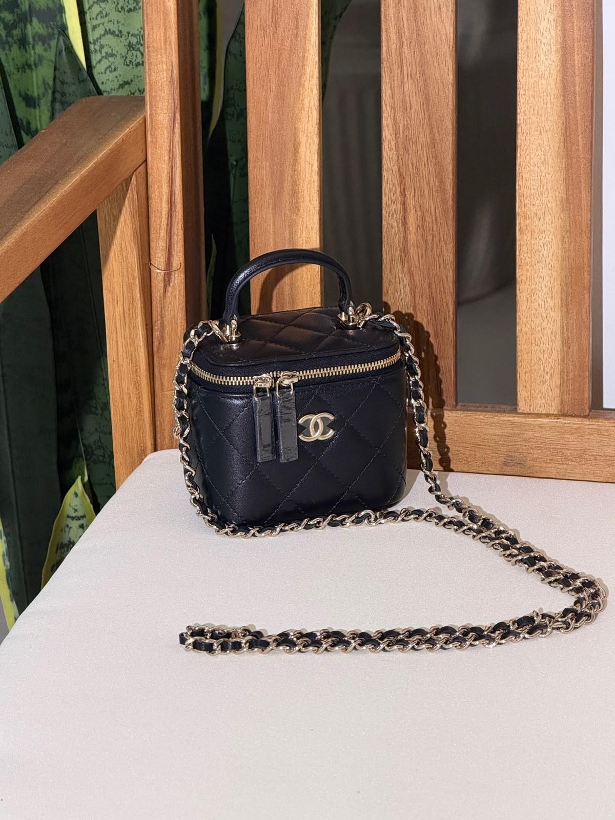 Chanel quilted top-handle vanity case with chain