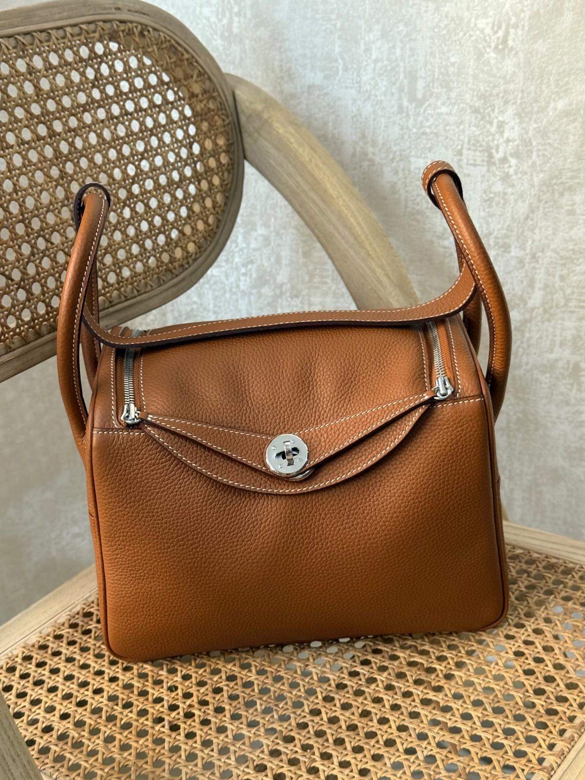 Hermès Lindy Bag in Taurillon Clemence Leather · 2