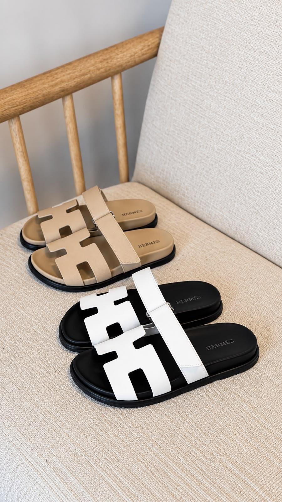 Hermès Chypre Sandal in Leather with H Cut-Out Strap · 2