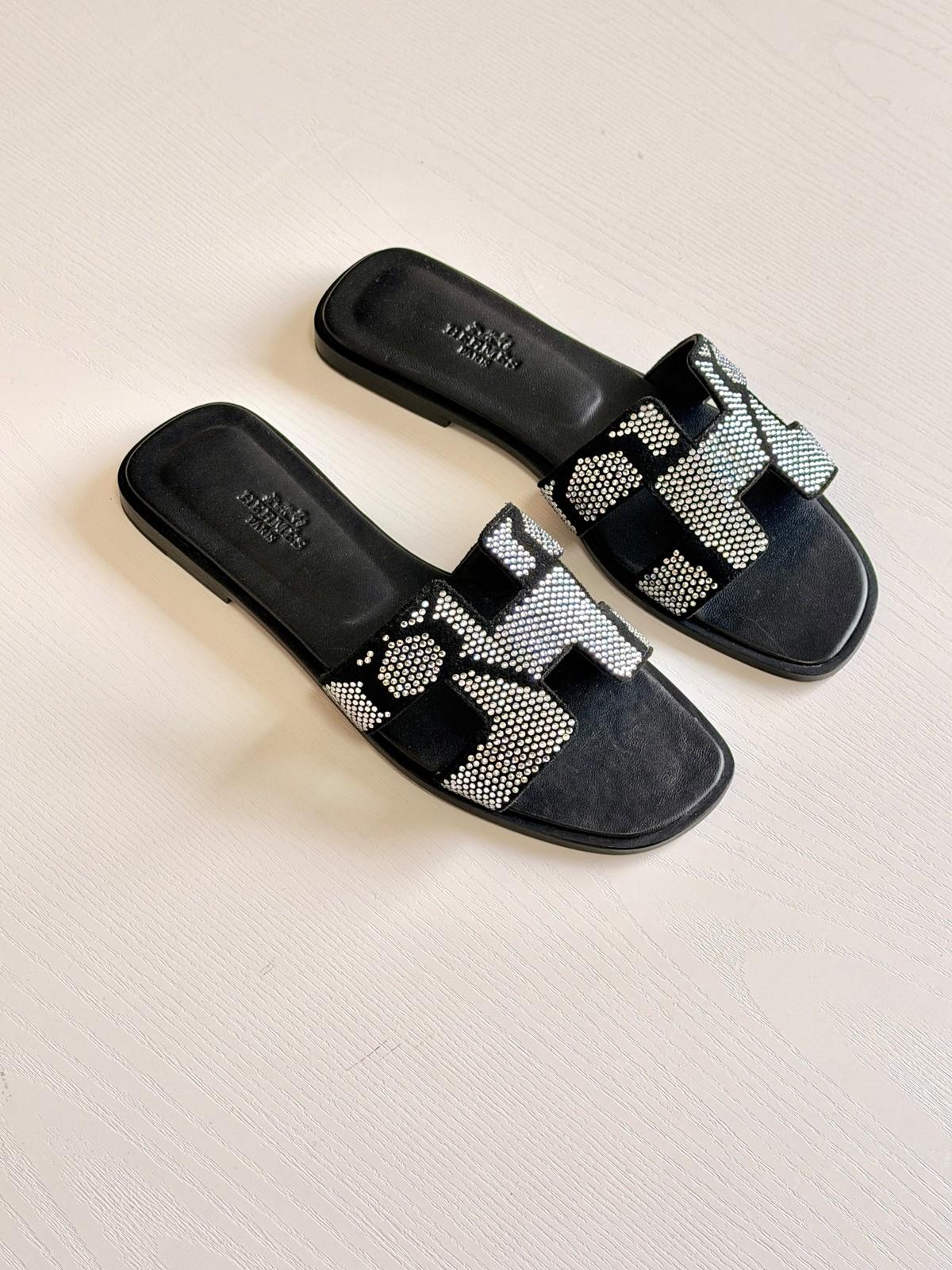 Hermès Oran sandal with crystal-studded H strap · 3