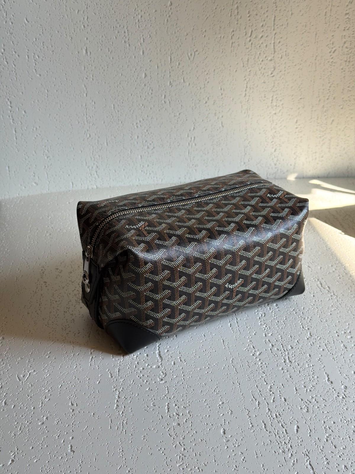Goyard Boeing pouch in Goyardine canvas · 2