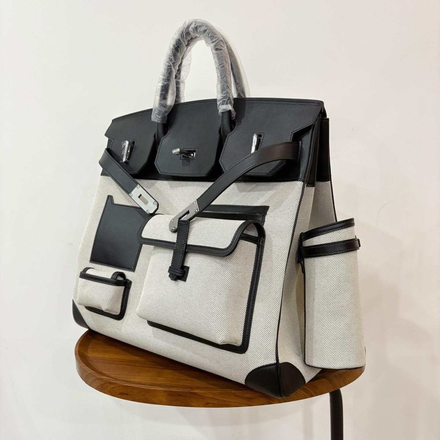 Hermès HAC Birkin 40 in Black Leather and Ecru Canvas Toile · 3