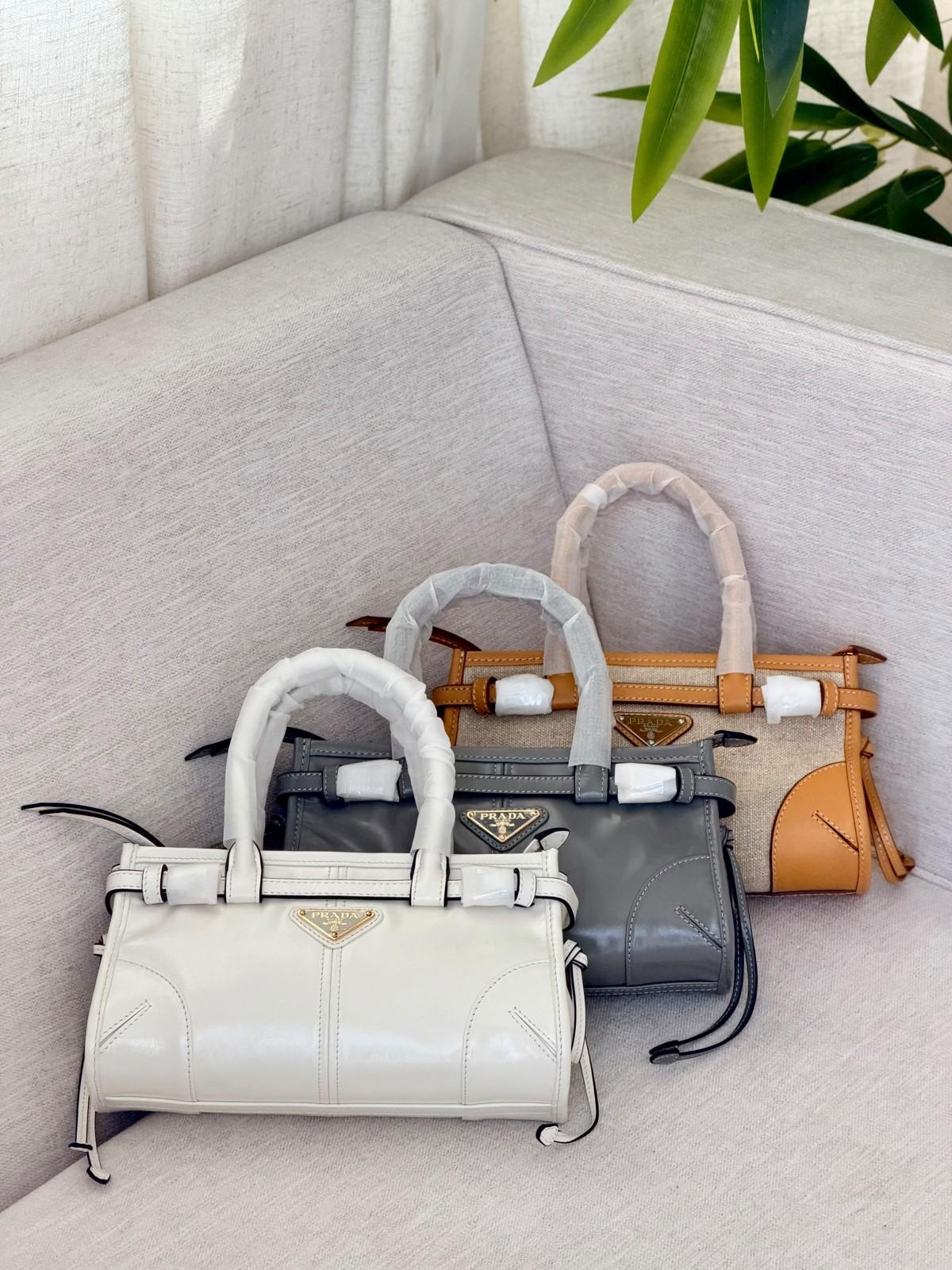 حقيبة برادا سوفت لوكس الجلدية (Prada) · 3