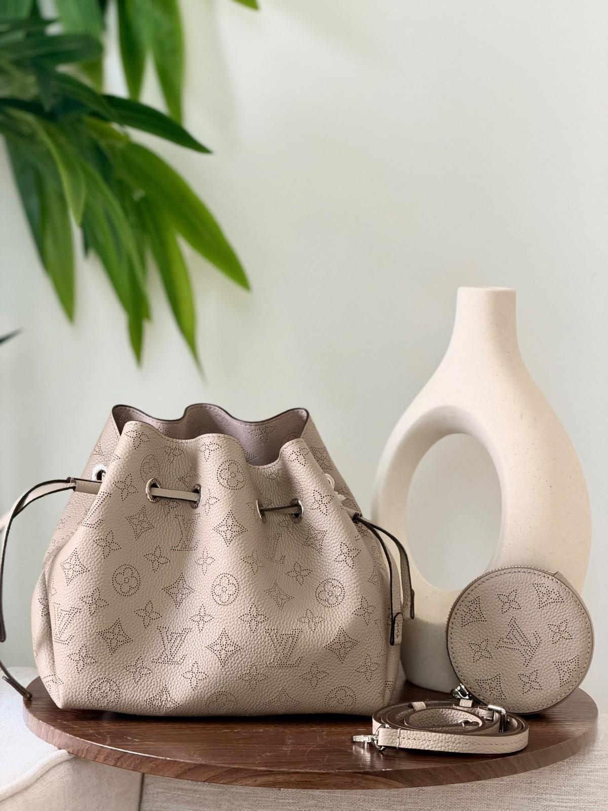 حقيبة لويس فيتون بيلا ماهينا الجلدية بشكل دلو (Louis Vuitton) · 3