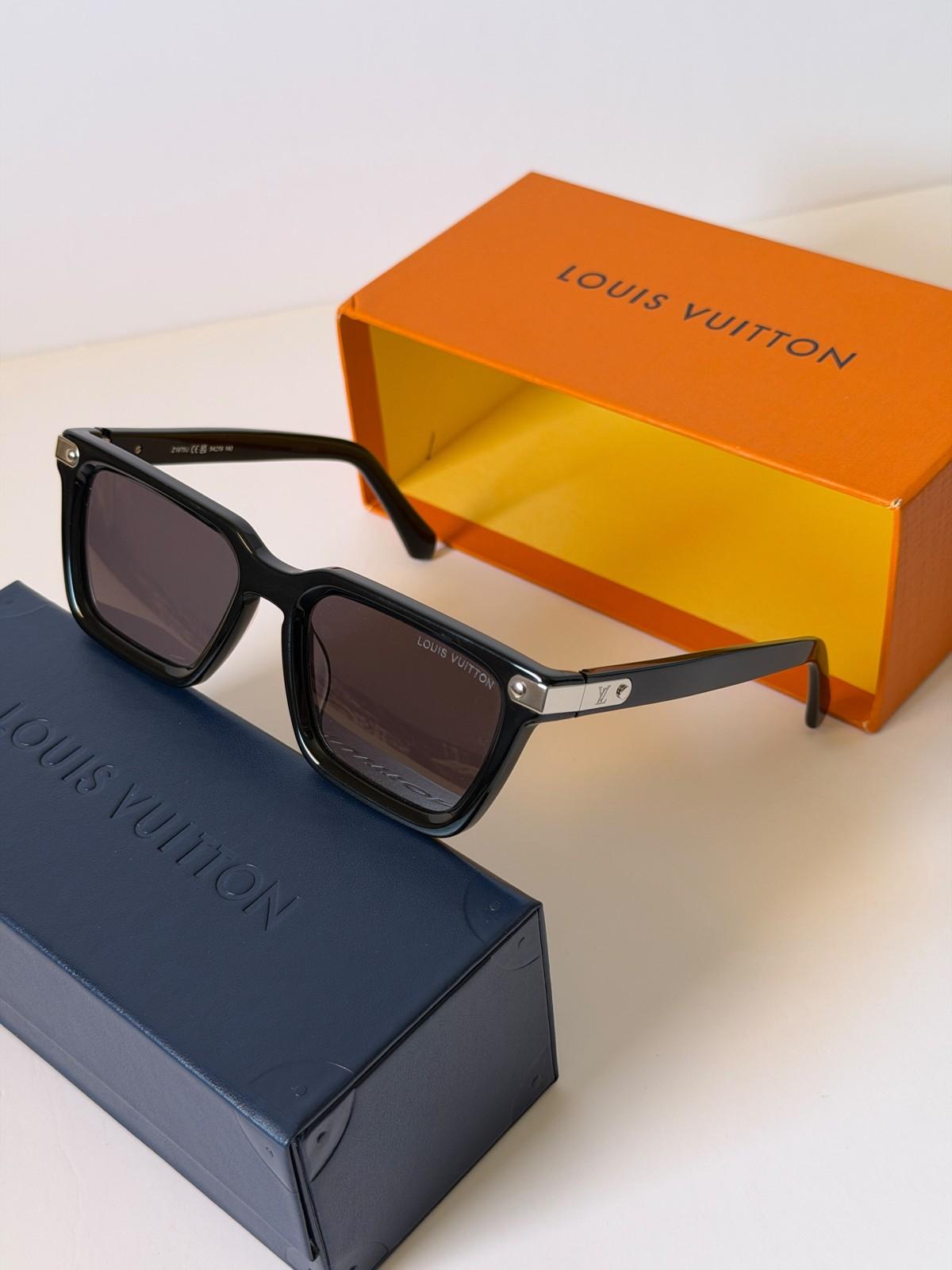 Louis Vuitton 1.1 Evidence square sunglasses Z1502E · 3