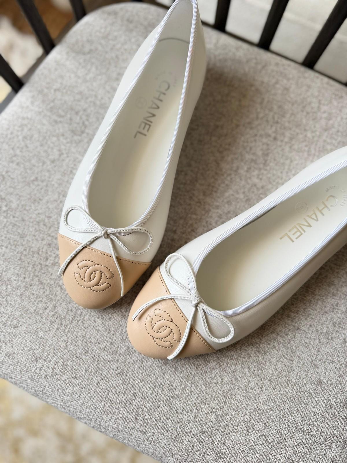 Chanel Classic Ballet Flats in Lambskin with CC Toe Cap · 2