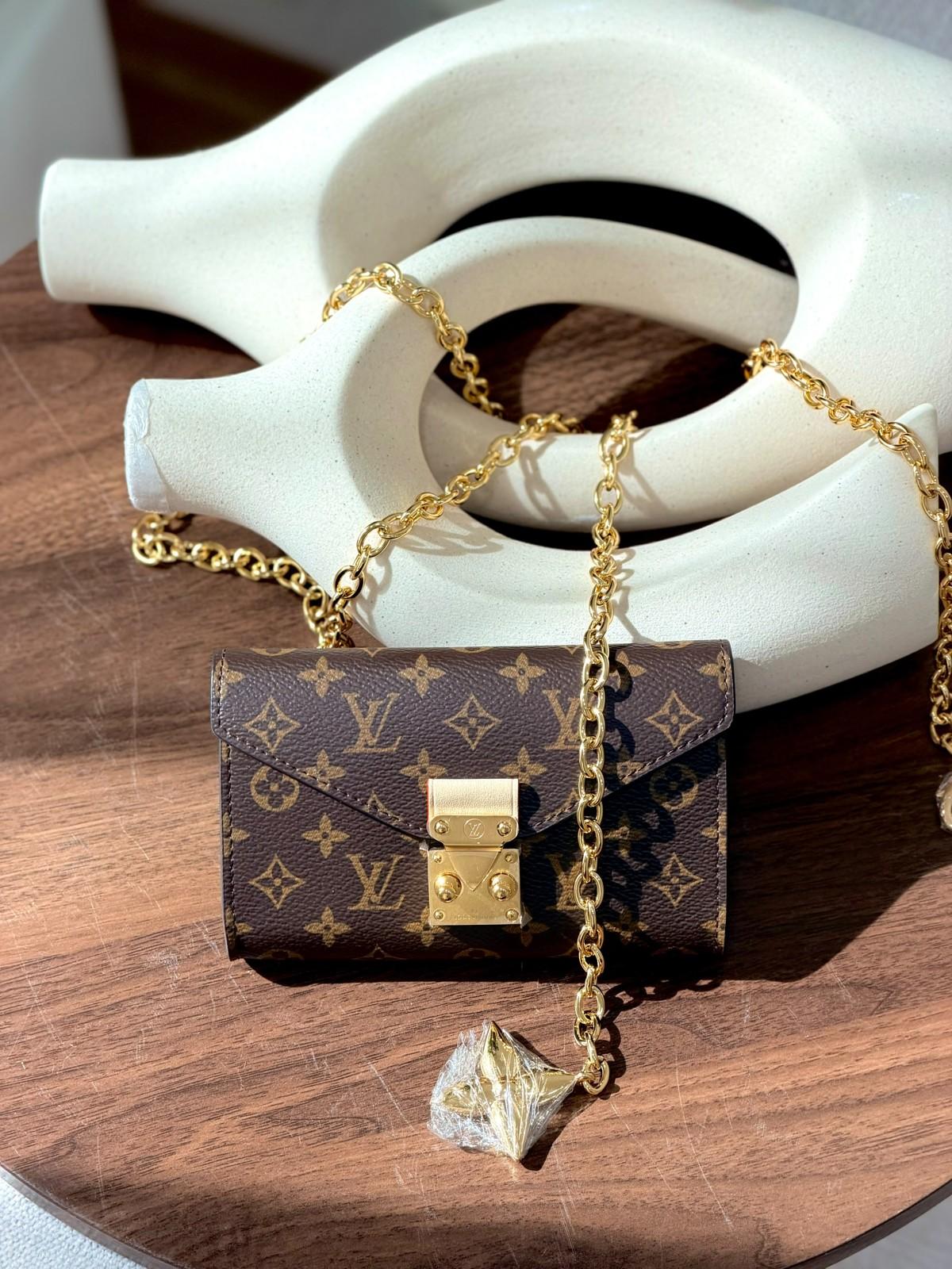 حقيبة لويس فيتون مونوغرام صغيرة بسلسلة وإبزيم S (Louis Vuitton) · 3