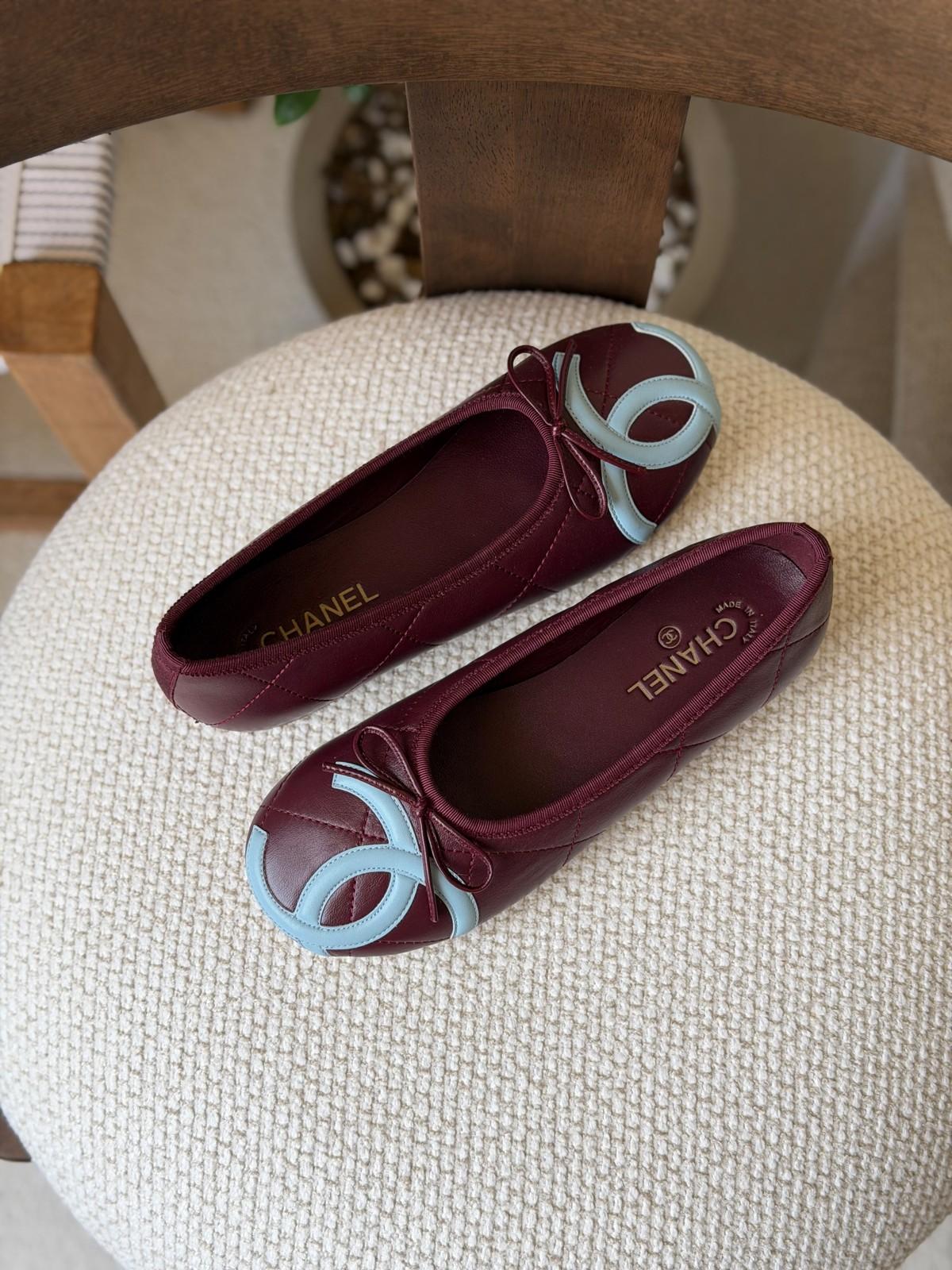 Chanel CC Ballet Flats in Burgundy Lambskin with Light Blue Trim · 3