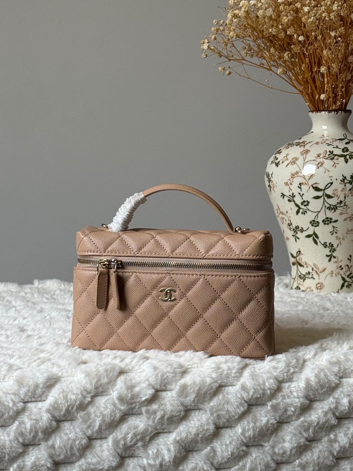 Chanel Vanity Case with Top Handle in Quilted Caviar Leather · 3