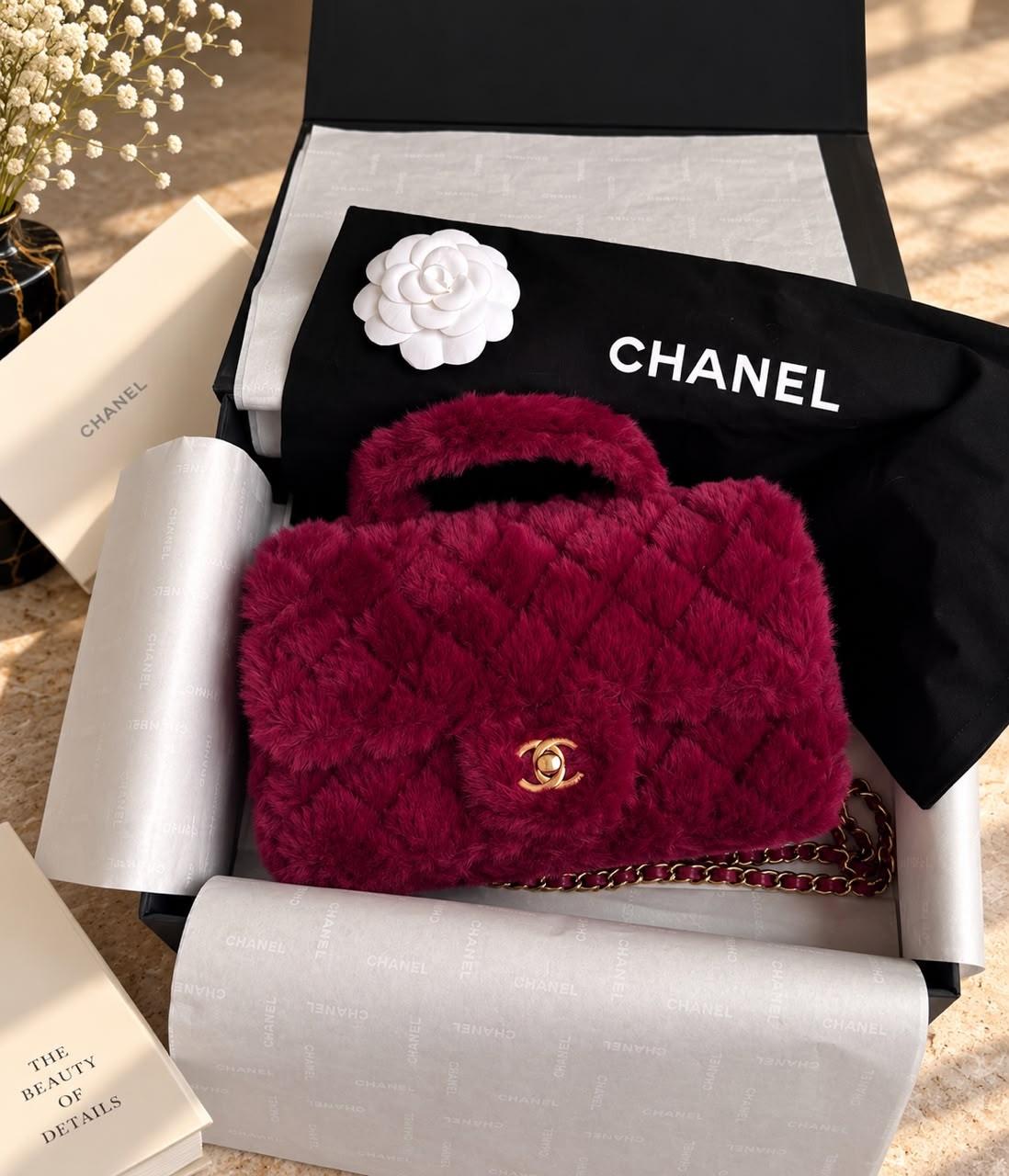 Chanel quilted shearling flap bag with top handle and chain · 3