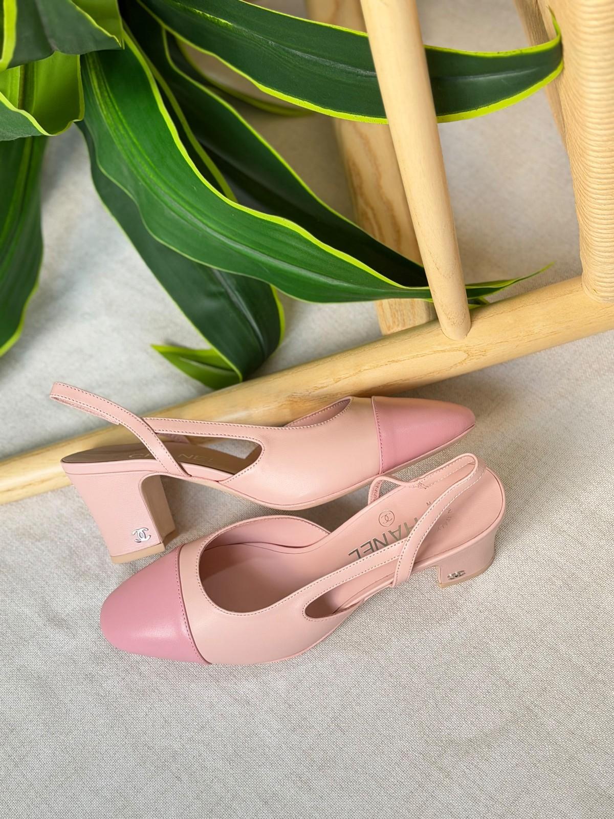 Chanel Slingback Pumps in Pink Two-Tone Leather with Block Heel · 2
