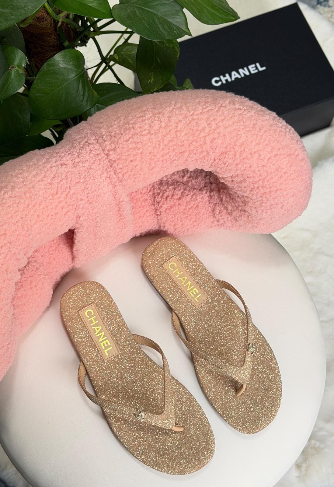 Chanel CC Logo Thong Sandals in Glitter · 2