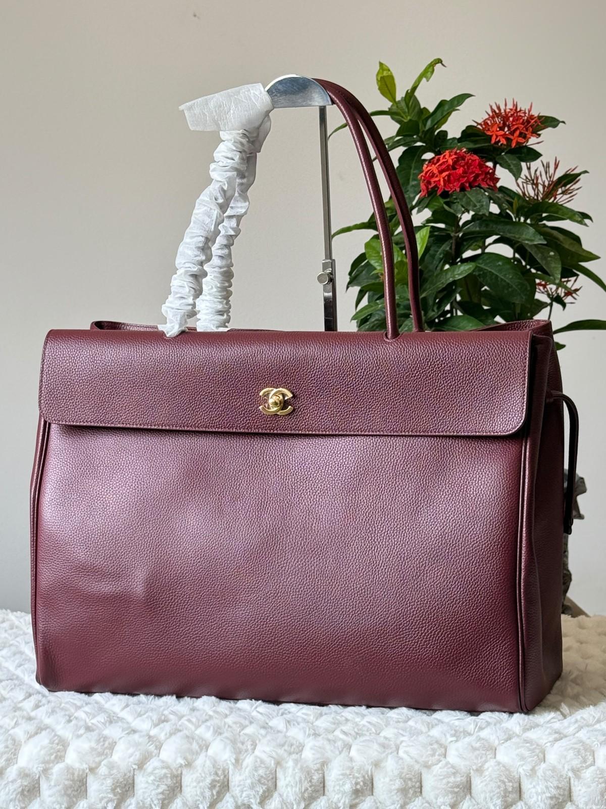 Chanel Executive Tote in Grained Calfskin with Gold-Tone CC · 3