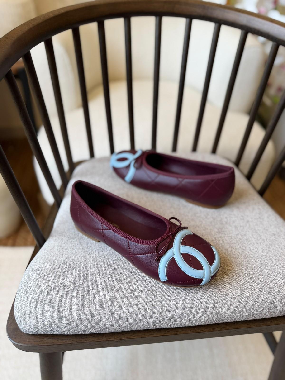 Chanel CC Ballet Flats in Burgundy Lambskin with Light Blue Trim · 3