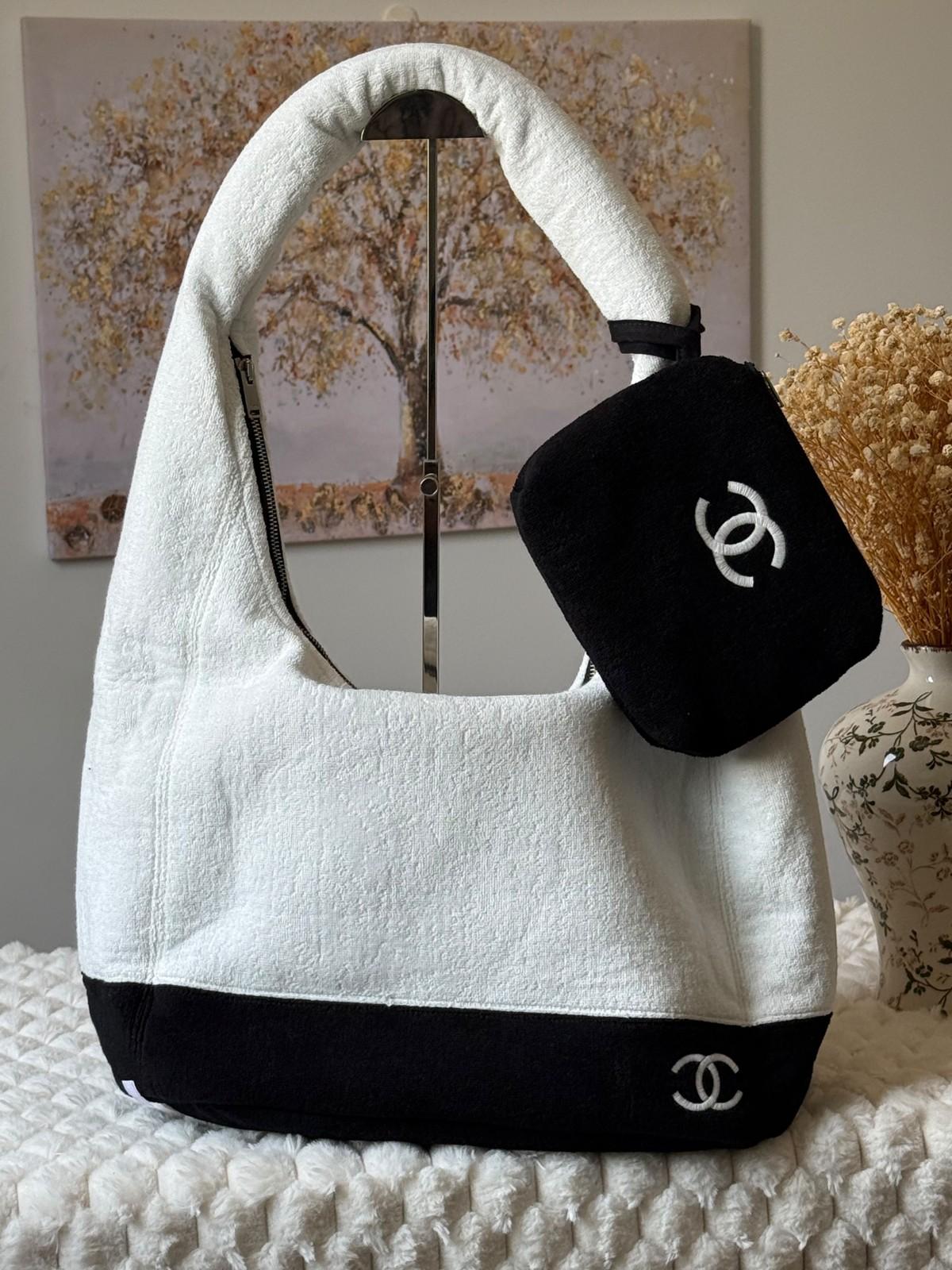 Chanel 22 Large Hobo Bag in Black and White Terry Cotton with Pouch · 2
