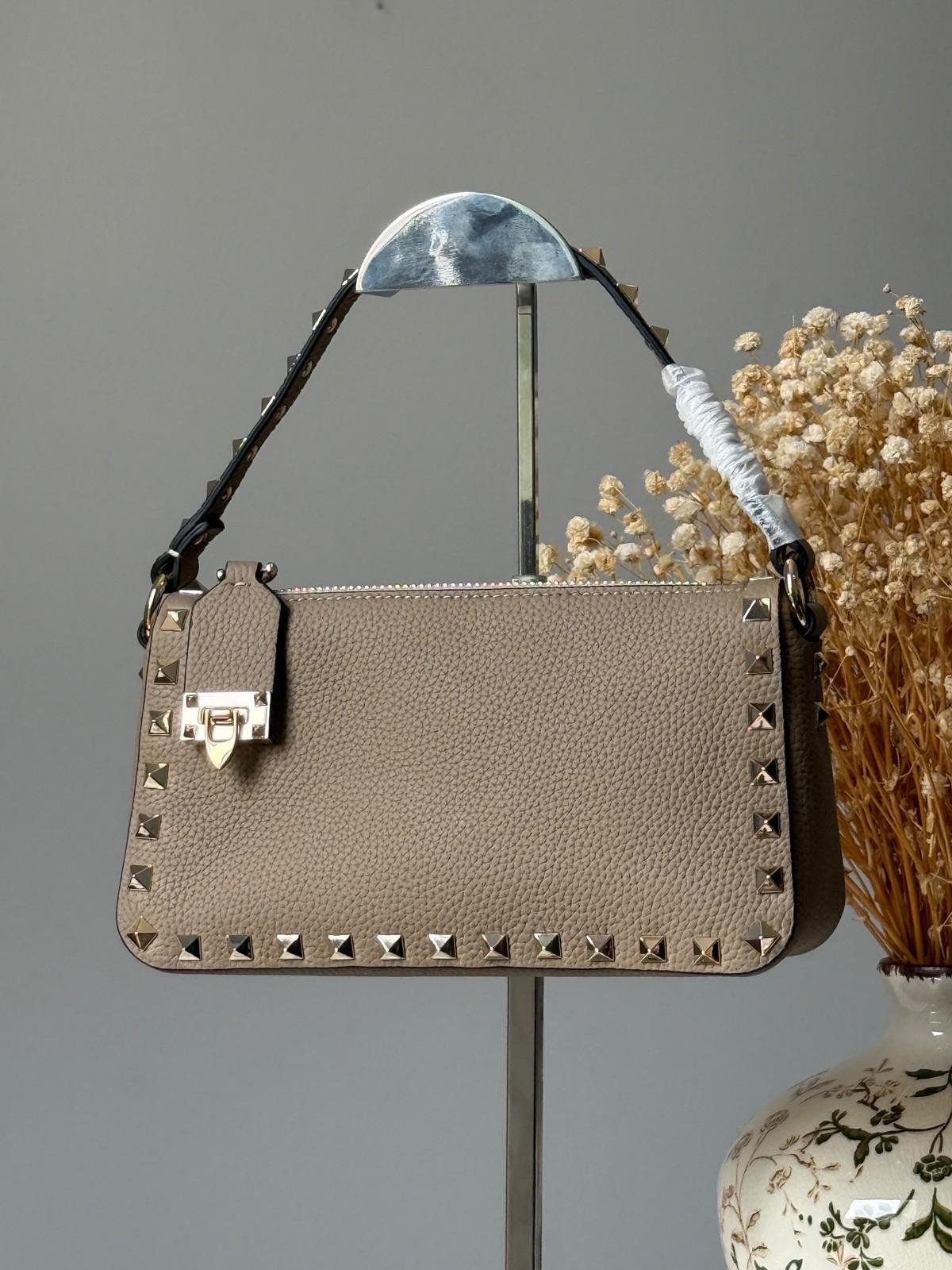 Valentino Garavani Rockstud Small Hobo Bag in Grainy Calfskin · 3