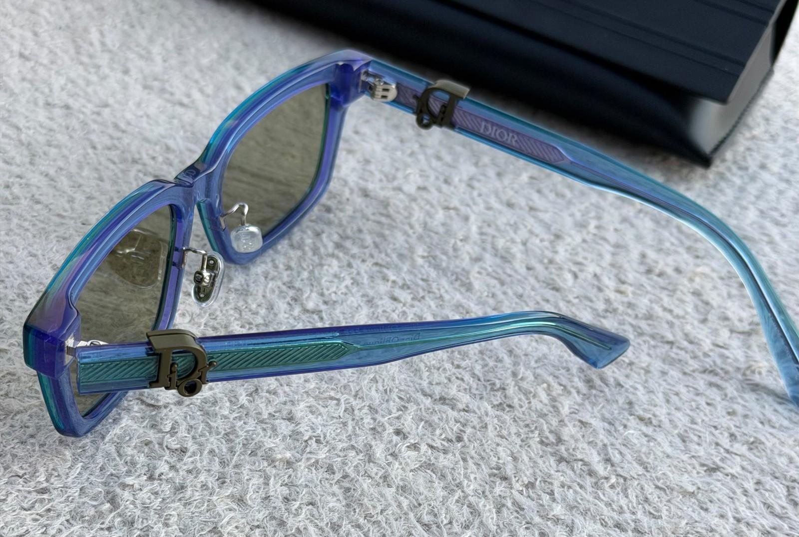 Dior blue acetate sunglasses with CD buckle temple · 3