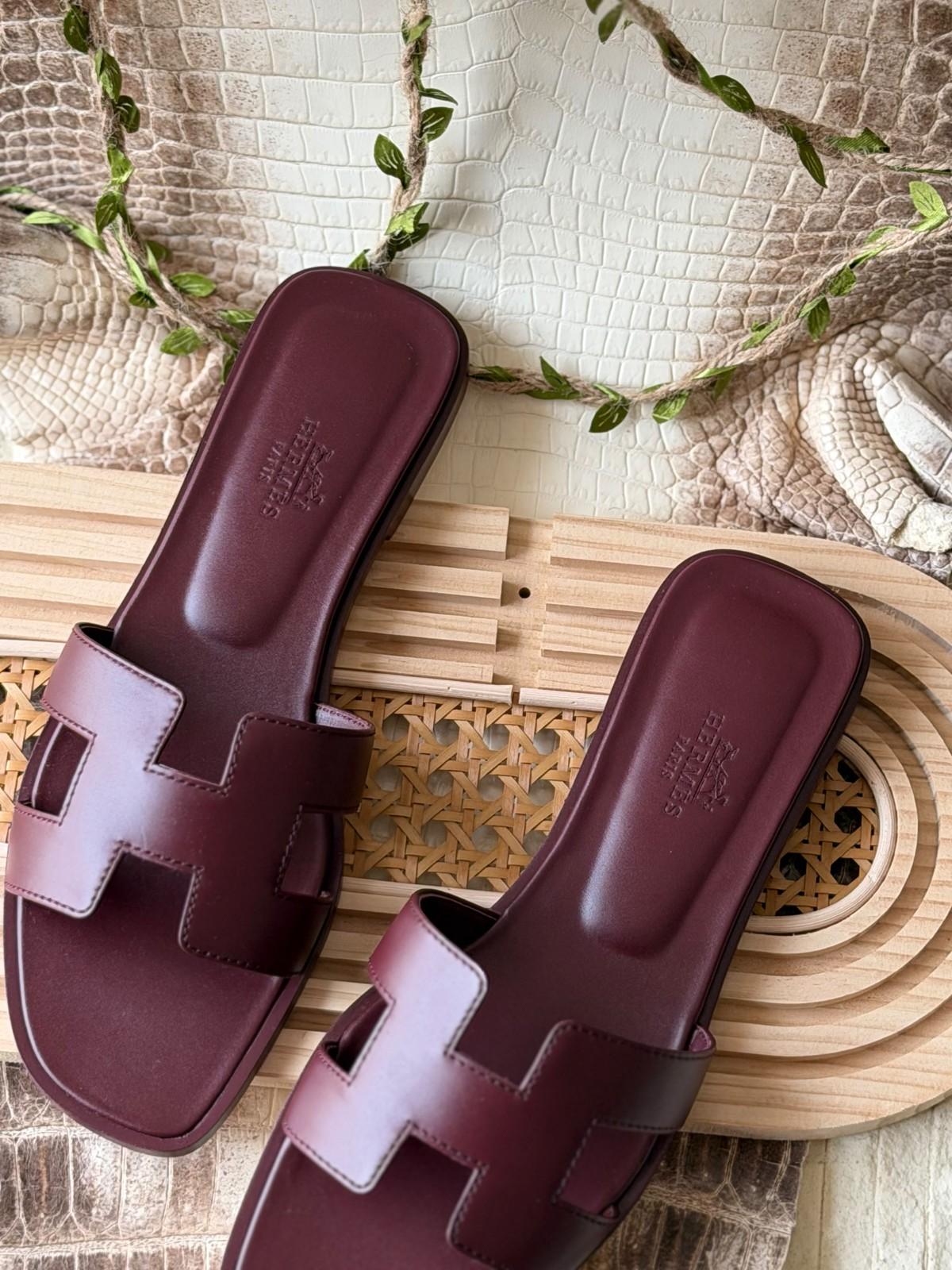 Hermès Oran sandals in burgundy box calfskin · 3