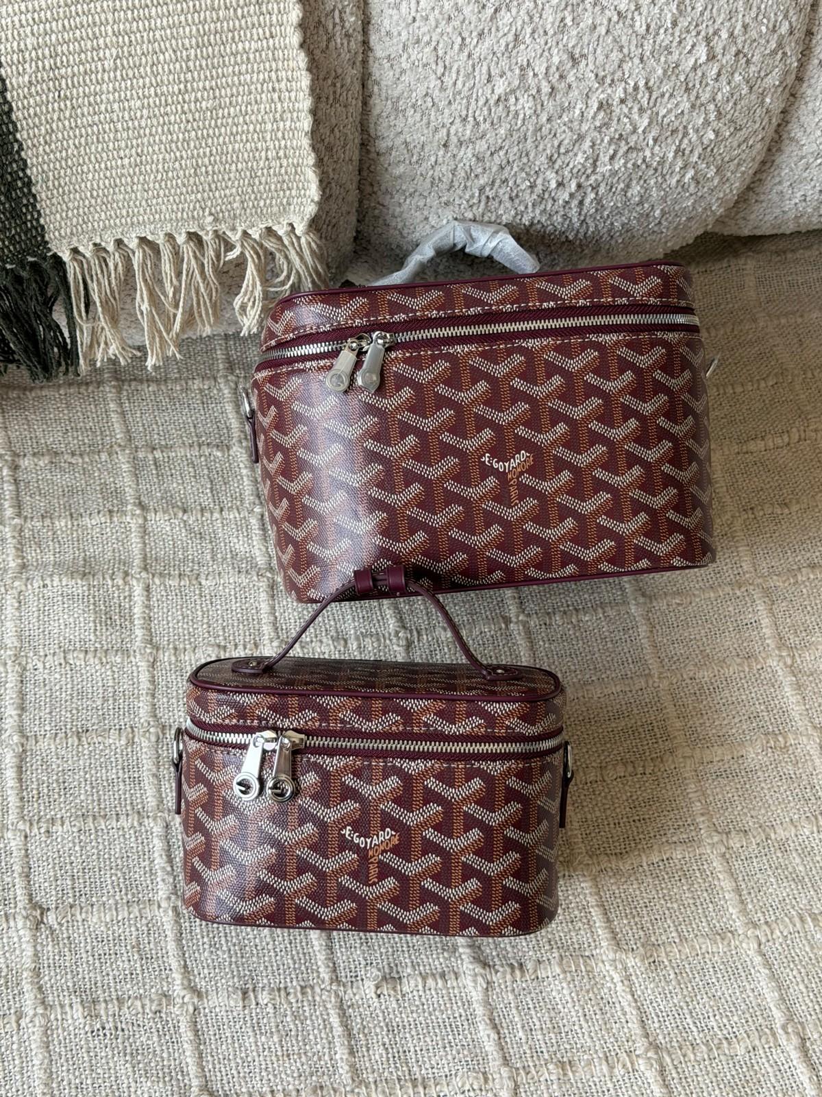 Goyard Goyardine toiletry bag · 3