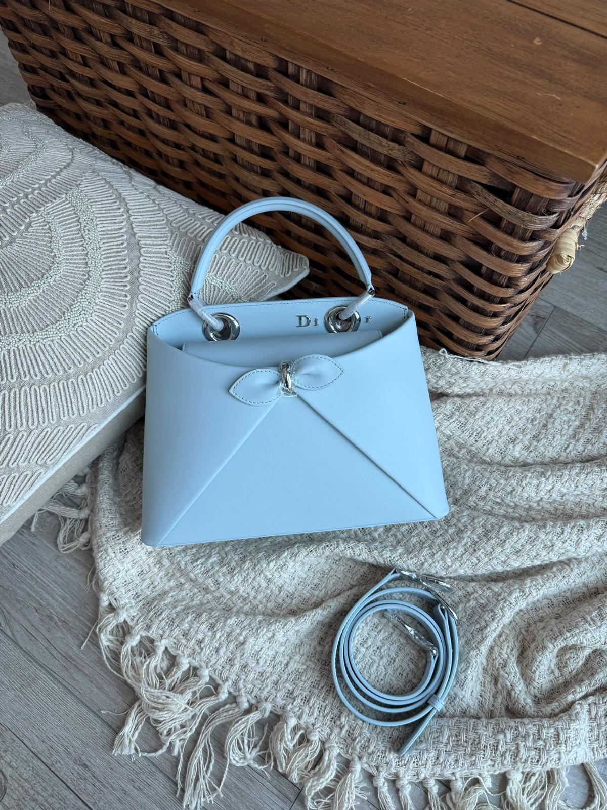 Dior top-handle bag with bow in smooth calfskin · 3