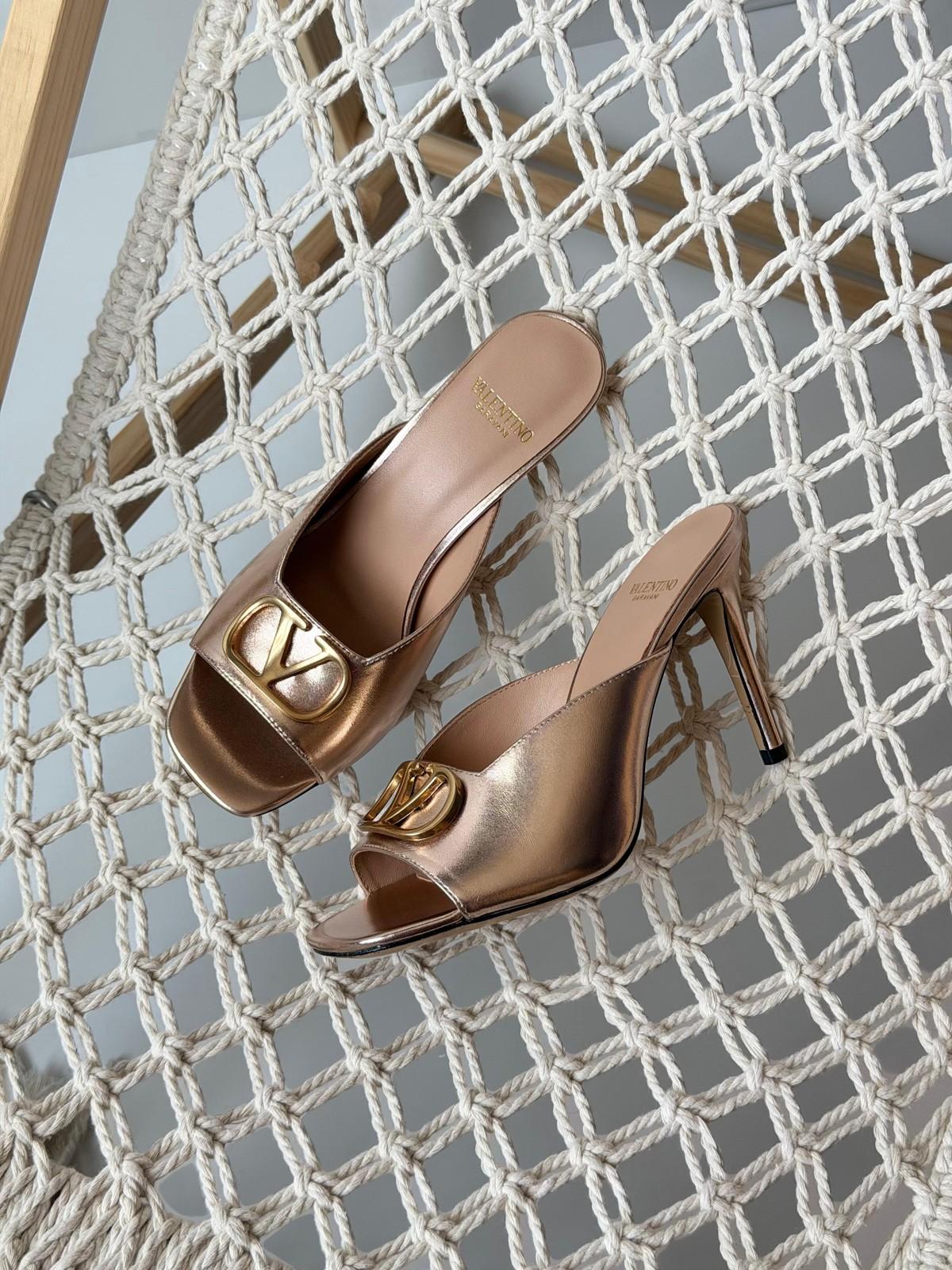 Valentino Garavani VLogo Metallic Mule · 3