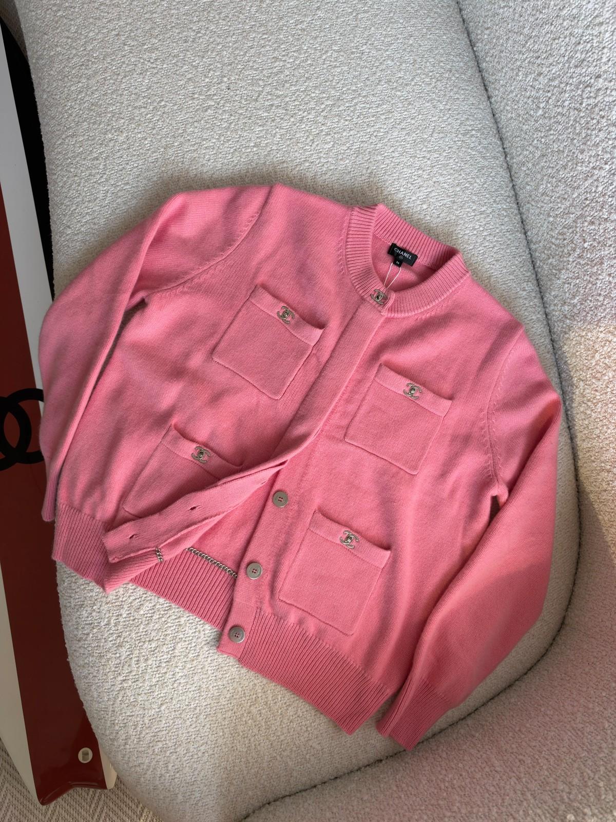 Chanel Four-Pocket Cardigan in Pink and Black Knit · 3