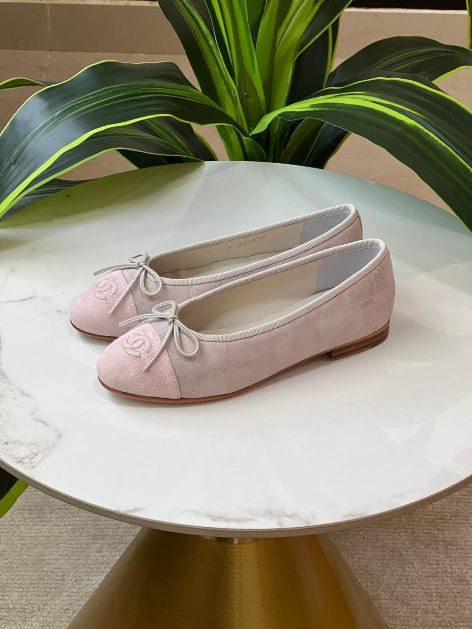 Chanel ballet flats in suede · 2