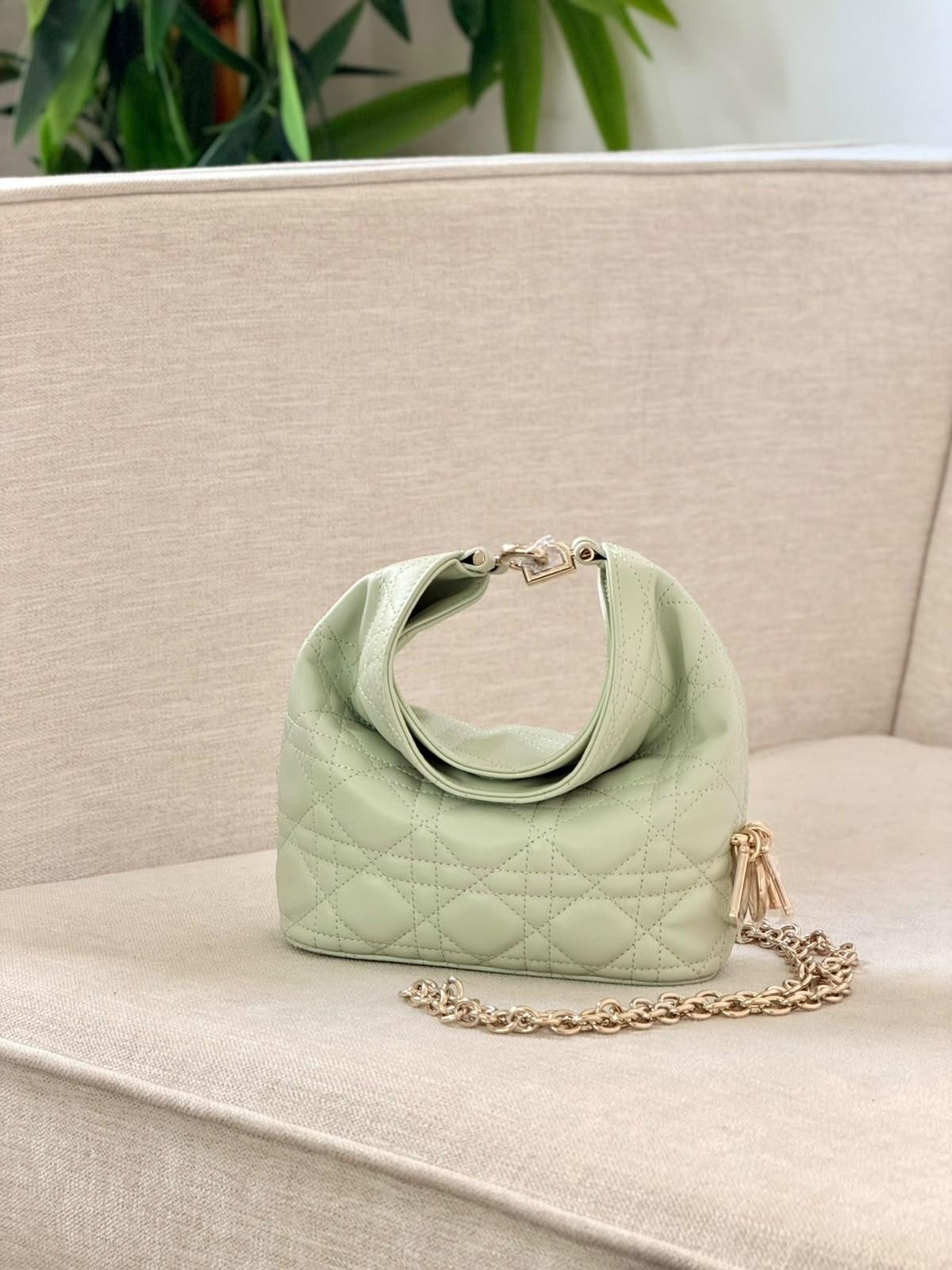 حقيبة ديور تريانون جلدية مبطّنة بسلسلة (Dior) · 3